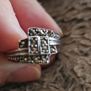 Elegant Silver and Black Women's Ring